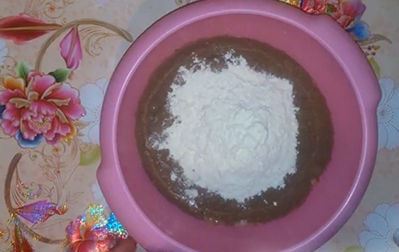 Chocolate Muffins with Sundae Cream step 5