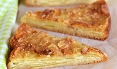 Delicate Apple Pie with a Crispy Crust