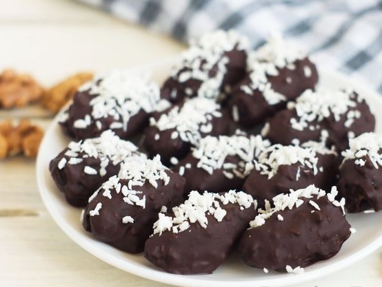 Dates with Nuts in Chocolate