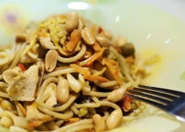 Chinese Chicken and Vegetable Pasta