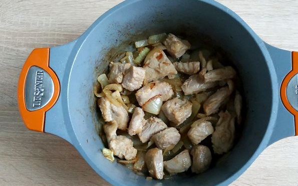 Potatoes Stewed with Meat and Mushrooms step 5