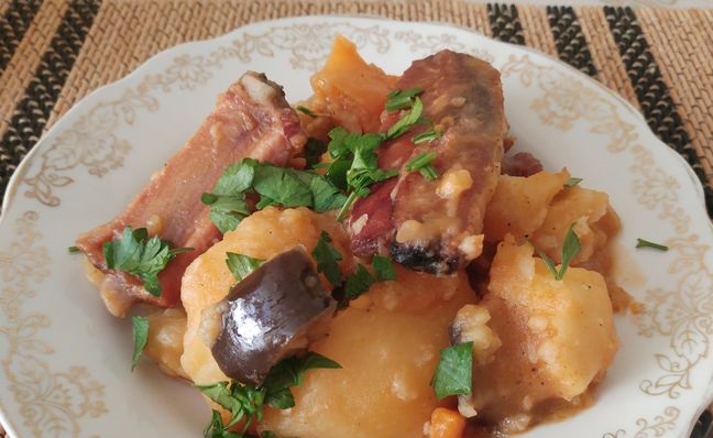 Stewed Vegetables with Smoked Ribs