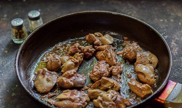 Chicken Liver Stewed with Zucchini and Sour Cream step 6