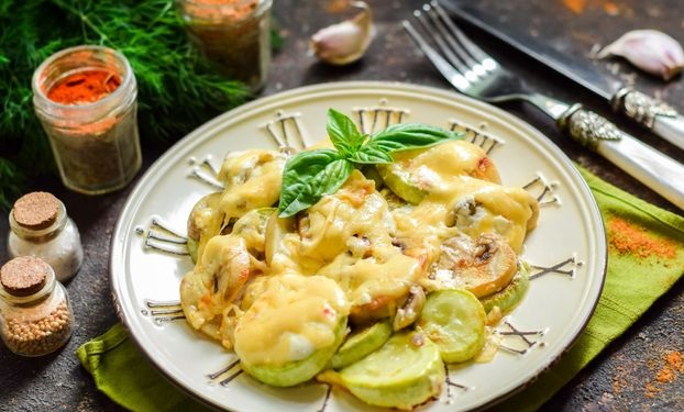 Zucchini Baked with Mushrooms, Sour Cream and Cheese
