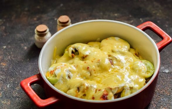 Zucchini Baked with Mushrooms, Sour Cream and Cheese step 9