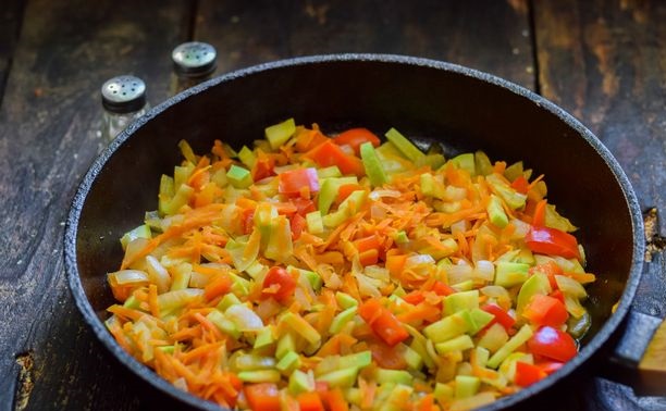 Turkey Stewed with Zucchini and Bell Pepper step 5