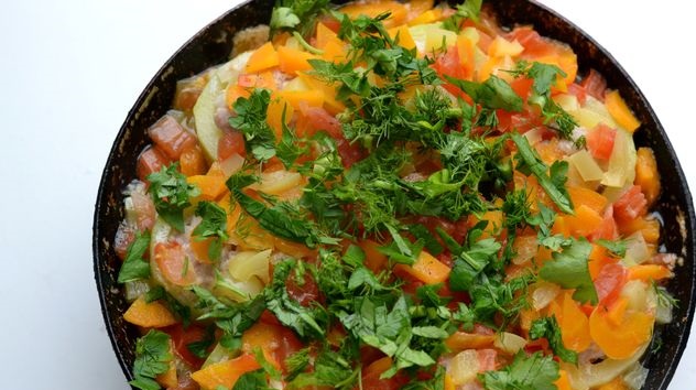 Stuffed Zucchini Stewed with Tomatoes and Bell Pepper step 13