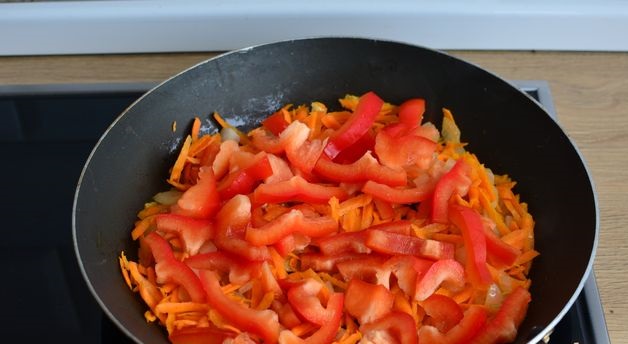 Stewed Cabbage with Mushrooms and Bell Peppers step 7