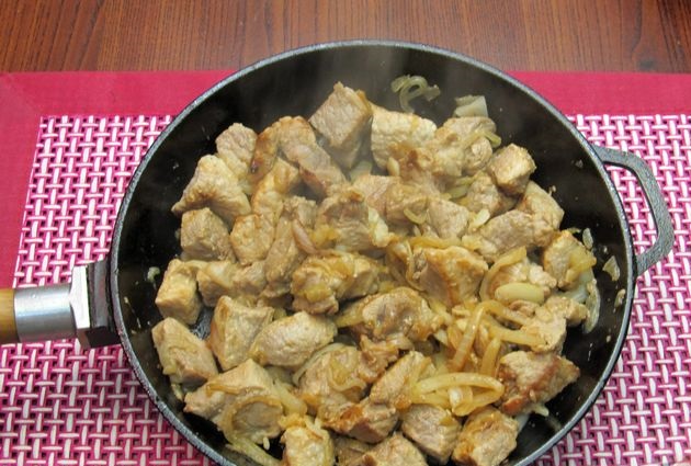 Pork Stewed in Sour Cream Sauce with Mustard step 3