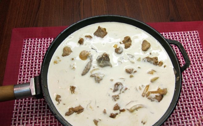 Pork Stewed in Sour Cream Sauce with Mustard step 7