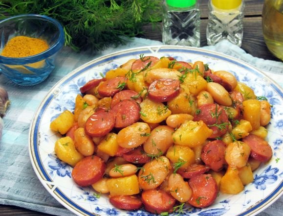 Potatoes Stewed with Sausages and Beans