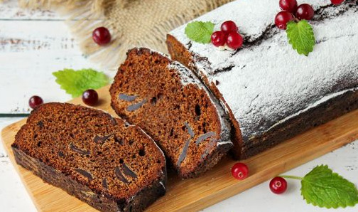 Cupcake with Cherry Flour and Chocolate
