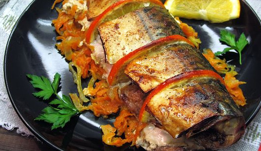 Baked Mackerel with Oranges, on a Vegetable Pillow