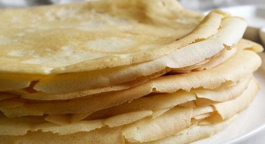 Thin Pancakes with Sour Cream and Mineral Water
