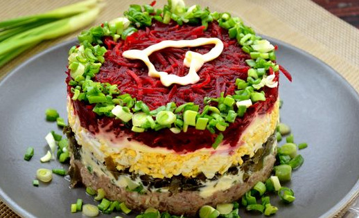 Salad with Sardines, Seaweed, Beets and Eggs