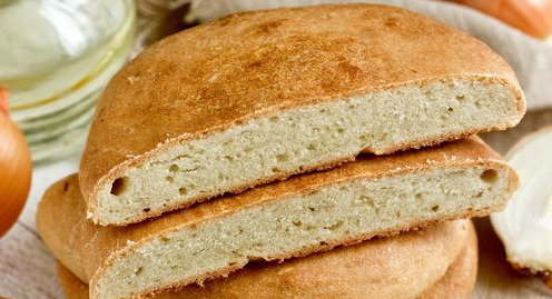 Yeast Onion Cakes (Oven)