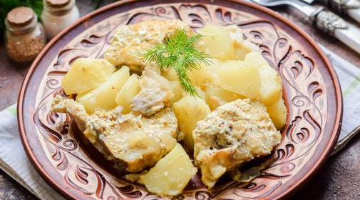 Pollock Stewed with Potatoes in Sour Cream
