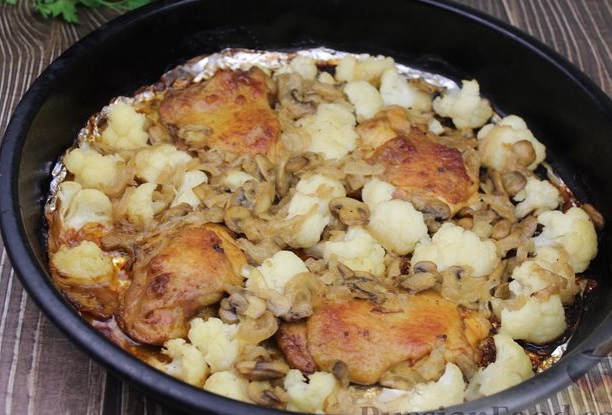Chicken Thighs Baked with Cauliflower and Sour Cream Mushroom Sauce step 16