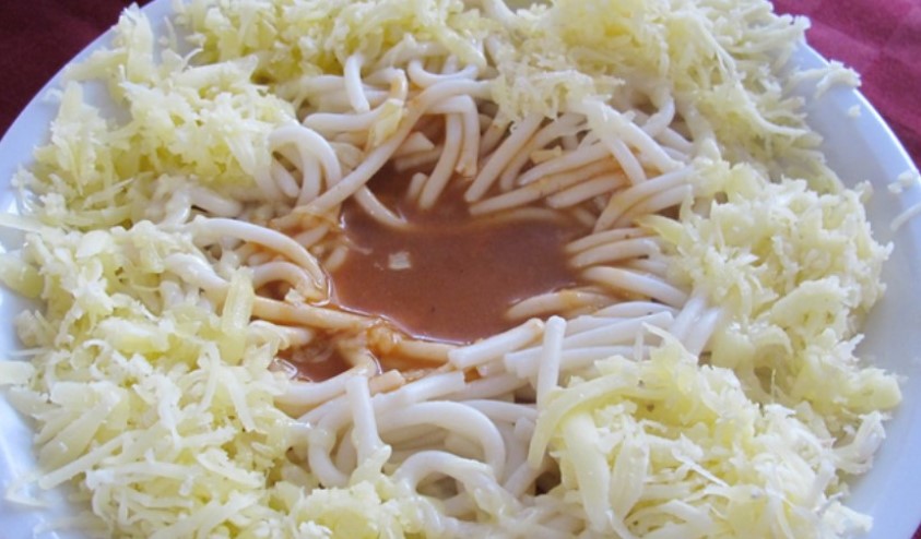 Spaghetti with cheese