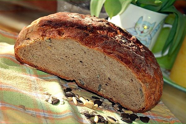 Alberto`s Bread with Seeds