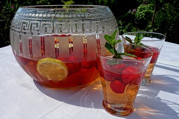 Alcohol-free Strawberry Punch