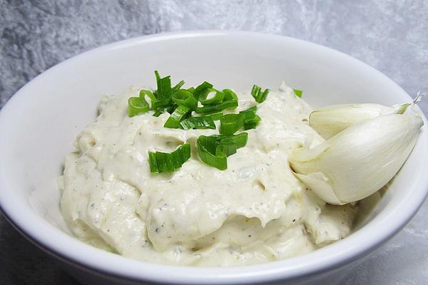 American Baked Garlic Dip