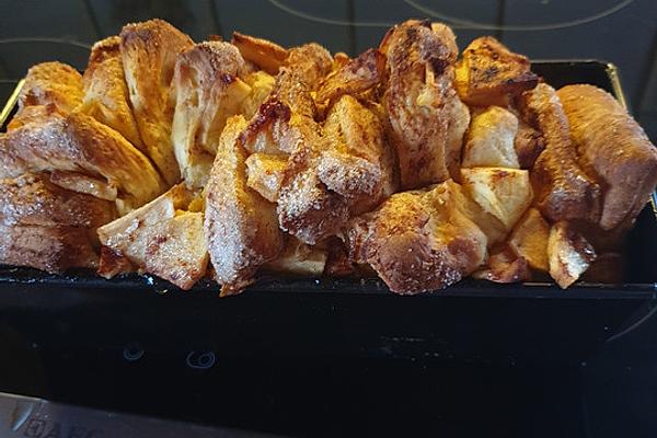 Apple and Cinnamon Bread