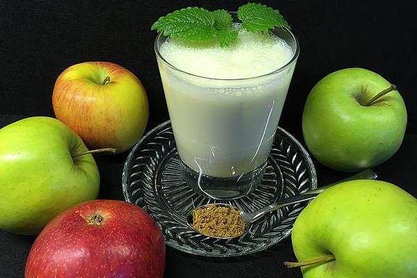Apple and Cinnamon Drink