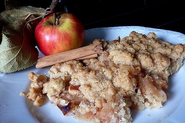 Apple Crumble with Vanilla Ice Cream