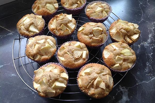 Apple-nut-cinnamon Muffins
