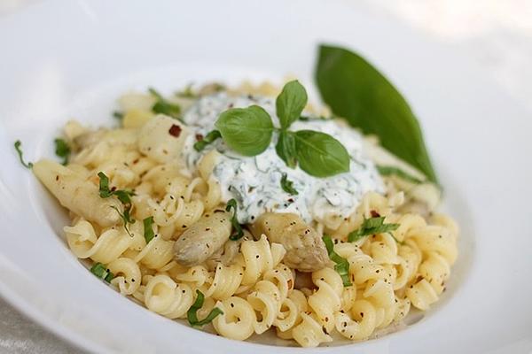 Asparagus Pasta with Crème Fraîche Sauce
