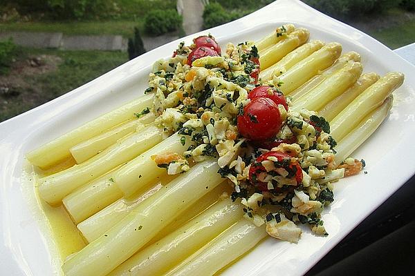Asparagus with Tomatoes – Vinaigrette and Egg