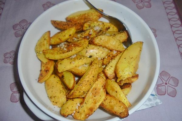 Baked Potato Wedges Greek Style