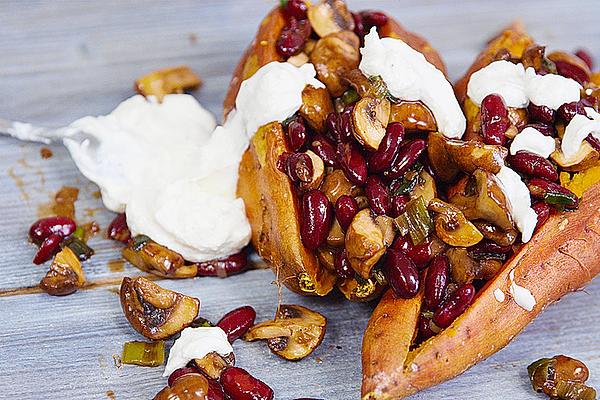 Baked Sweet Potatoes Stuffed with Mushrooms