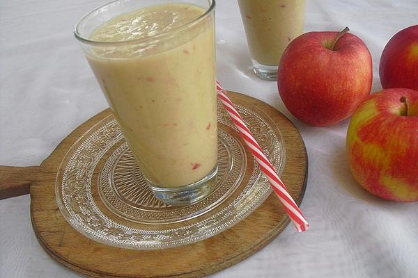 Banana-apple Smoothie with Vanilla Ice Cream