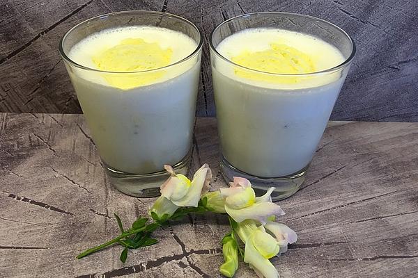 Banana Drink with Vanilla Ice Cream
