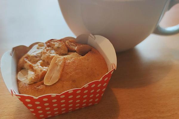 Banana Muffins with Walnut Topping