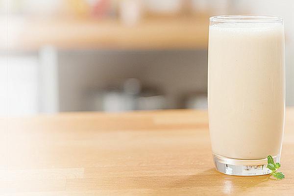 Banana Shake with Almond Milk