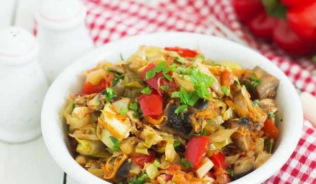 Vegetable Stew with Young Cabbage, Zucchini, Bell Peppers and Mushrooms