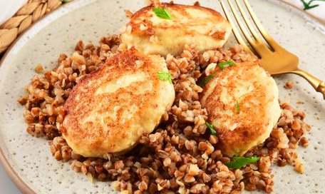 Chicken Cutlets Baked with Buckwheat