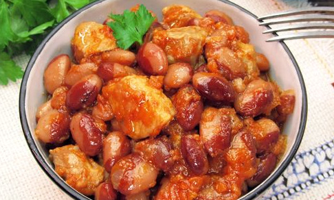 Pork Stewed with Canned Beans in Tomato Sauce