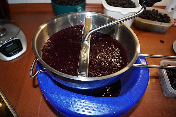 Blackberry and Cinnamon Jam