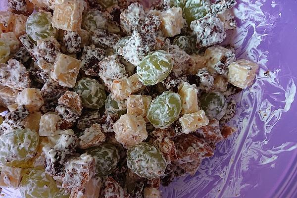 Bread Salad with Cheese and Grapes