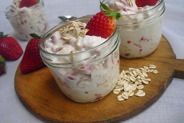 Breakfast Quark with Strawberries and Banana