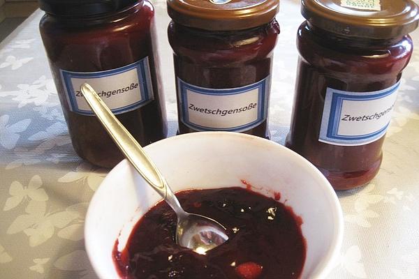 Brigitte`s Hot Apple and Plum Sauce