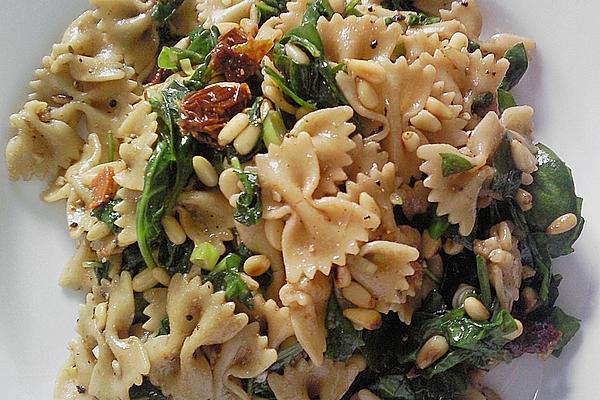 Butterfly Salad with Spinach and Sun-dried Tomatoes