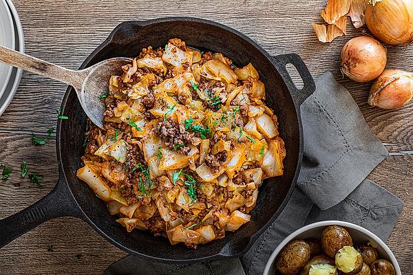 Cabbage Stewed with Minced Meat