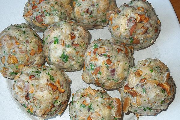 Chanterelle Bacon Bread Dumplings