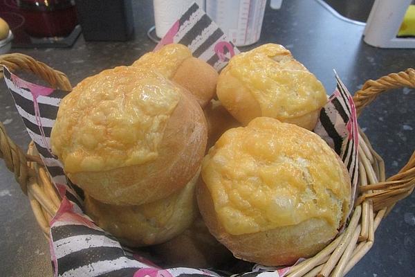 Cheese and Milk Rolls À La Melly