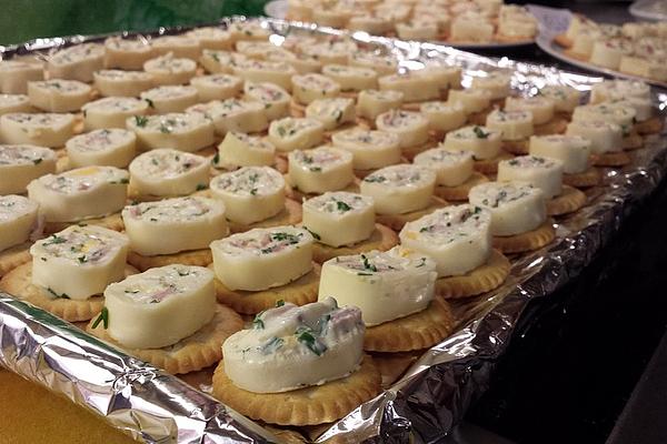 Cheese Roll on Crackers